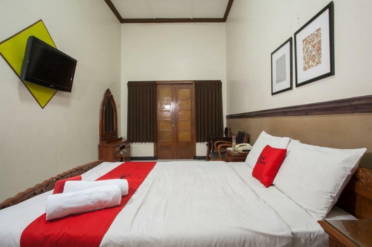 Reddoorz @ Urip Sumoharjo Hotel Surabaya Kültér fotó